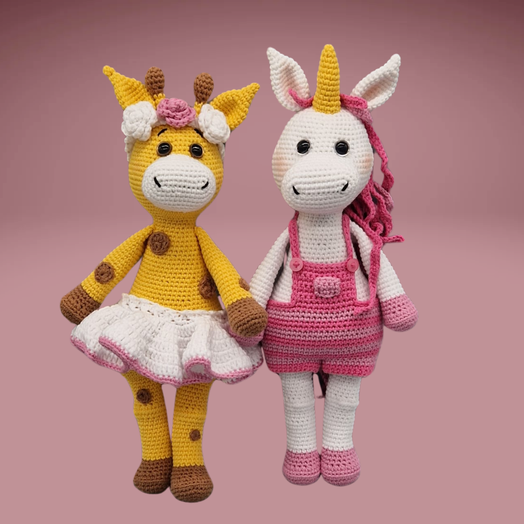 Häkelset Einhorn mit Latzhose