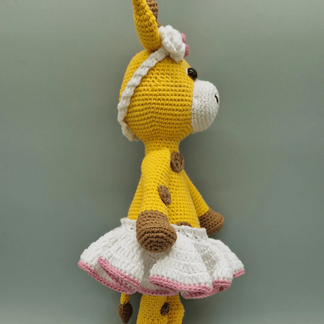 Häkelanleitung für Giraffe mit Kleidchen