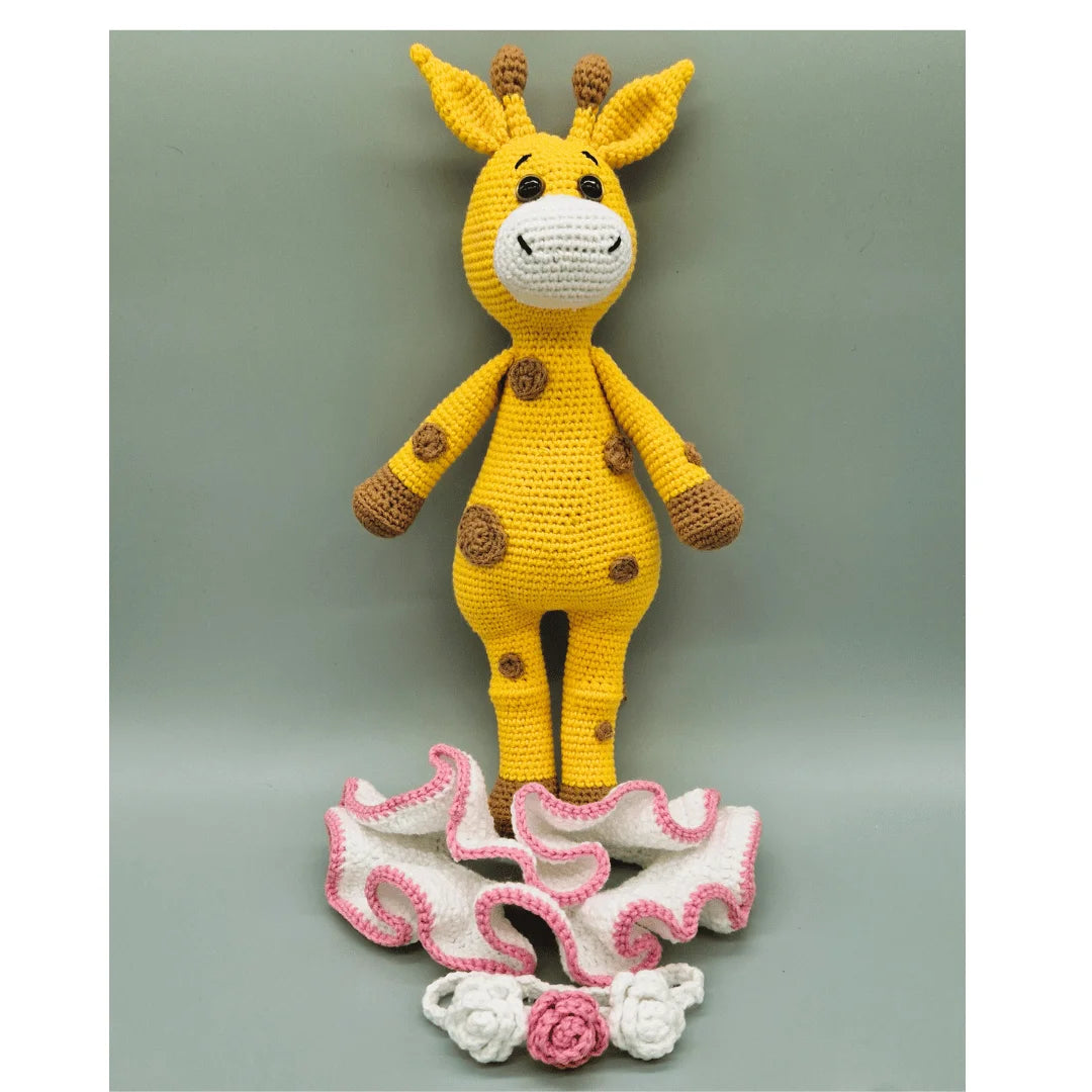 Häkelanleitung für Giraffe mit Kleidchen